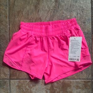 Lululemon Athletica Pink Hotty Hot LR Short 4” lined size 6